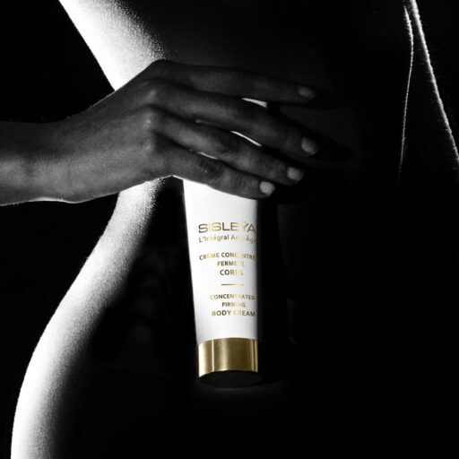 Sisley Paris Sisleÿa L'Integral Anti-Age Concentrated Firming Body Cream - Image 3