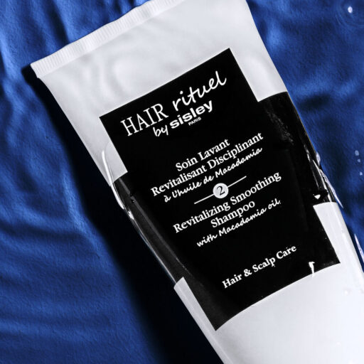 Hair Rituel by Sisley Revitalizing Smoothing Shampoo with Macadamia Oil - Image 2