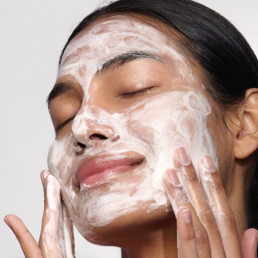 Clarins Hydrating Gentle Foaming Cleanser - Image 5