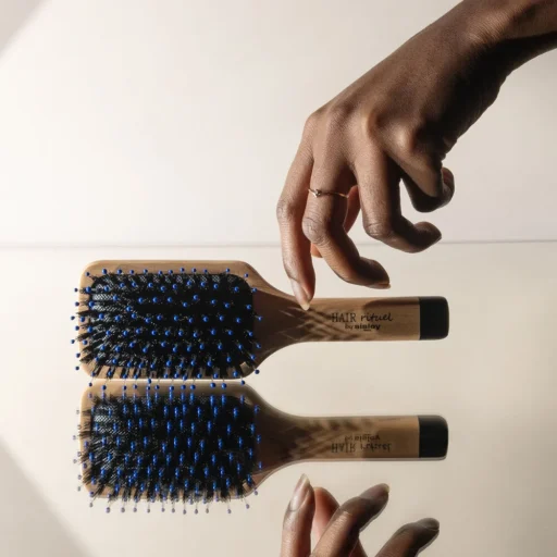 Hair Rituel by Sisley The Pocket Brush Radiance & Softness - Image 5